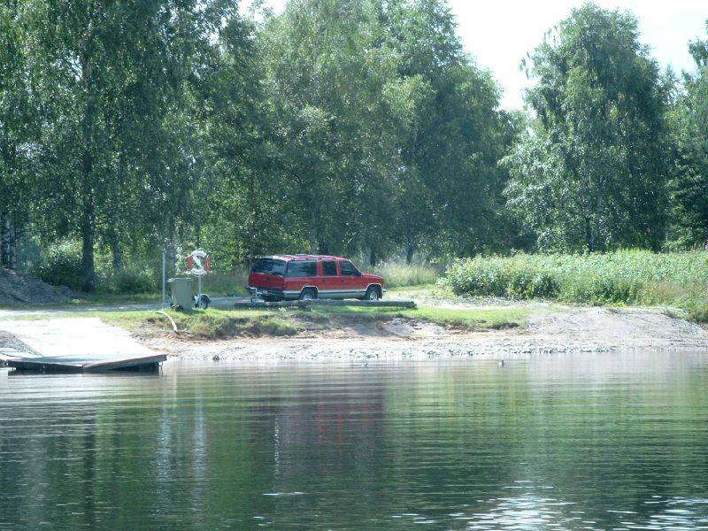 MARTINS RANCH Suburban Lake in Sweden 